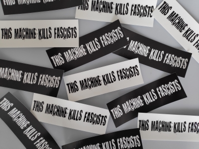 THIS MACHINE KILLS FASCISTS - OUTDOOR Aufkleber clear